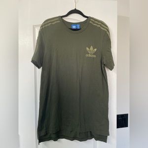 Men's Adidas shirt SZ L